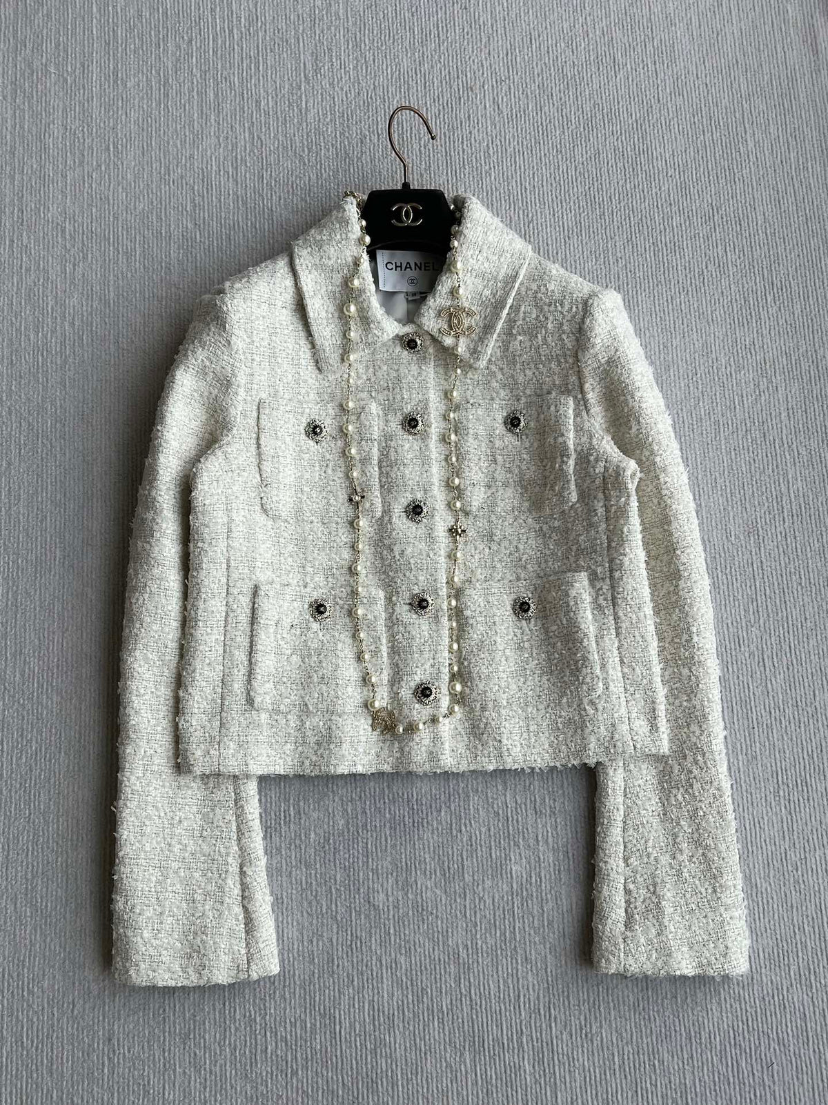 Chanel 2025 White Woven Tweed Fabric Jacket 318544